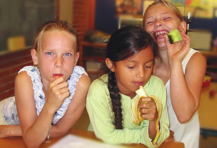 Sunde elever Sunde elever du kan gøre en forskel Som køkkenprofessionel kan du være med til at gøre det lettere for eleverne at vælge et sundt måltid, når de skal spise i skolen.