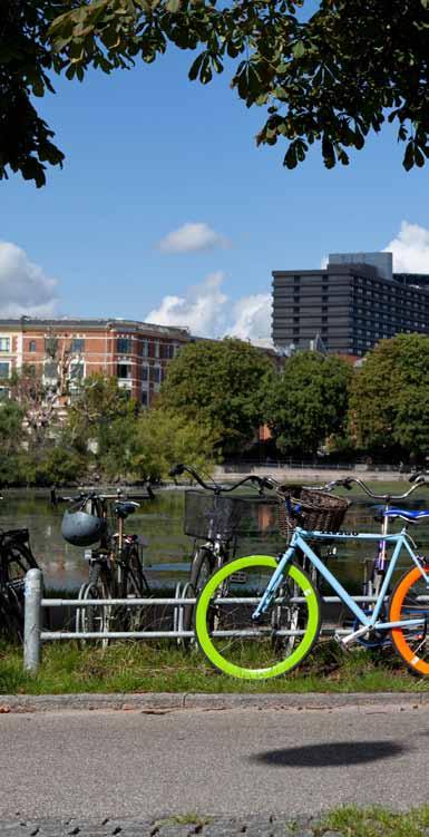 23 ØKONOMI Københavns Kommune forventer, at indsatserne forbundet med Cyklernes By kræver investeringer på omkring 600 mio. kr. frem mod 2025. Heraf er 520 mio. kr. udgifter til PLUSnettet.