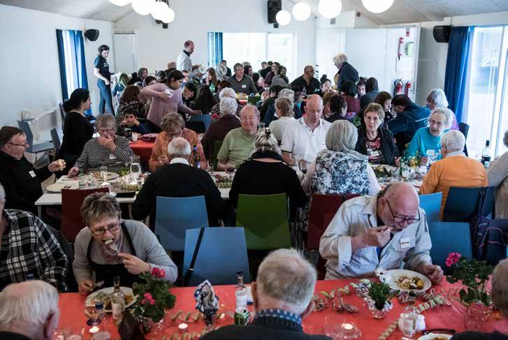Kontakt: Ingrid, inb@bo-vest.dk, tlf. 60 35 46 72 Blokland spiste sammen Uge 17 er af Folkebevægelsen mod Ensomhed udråbt til Danmark Spiser Sammen-uge.