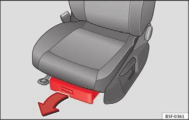 Betjening Bagsæderyglænet skal altid gå sikkert i hak, for at sikkerhedsselerne til bagsædepladserne kan fungere korrekt. Dette gælder især for den midterste siddeplads på bagsædet.
