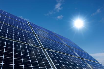 Energi i fremtiden Det er solcelleteknologien, der sejrer på langt sigt Vindmøller vil nå en max størrelse om ca.