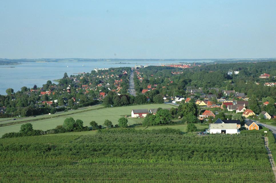 Hovedstruktur Den regionale udviklingsplan Holbæk er én af de 17 kommuner, der tilsammen danner Region Sjællands geografi.