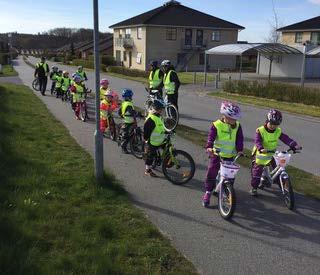 BØRN OG CYKLING ALLE BØRN CYKLER Gode cykelvaner begynder i barndommen.