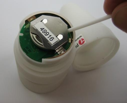 Efter batteriskift kontrolleres PU901 som beskrevet under "Test og ibrugtagning". Der går ca. 1 minut, efter batteriskift, før den kan aktiveres.