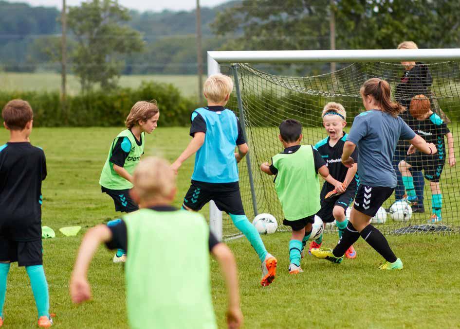 Uge 31 Fodboldskole hos KBK Send dit barn på en aktiv og sjov sportsferie fyldt med fede oplevelser.