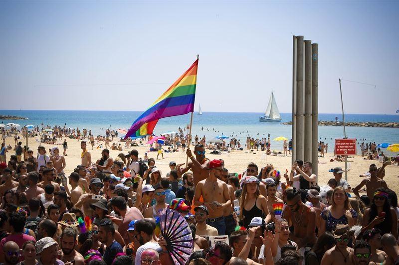 Tel Aviv Pride Festival 2018 10 dage Den årlige Pride Parade i byen, der aldrig sover, vil dette år finde sted d. 8. juni, og vil endnu engang fremvise de mange farver i LGBTQ-samfundet i Tel Aviv.