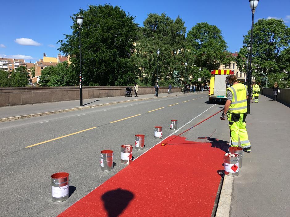Hvorfor indfarve asfalt Indfarvning billiger end at male asfalt på langt sigt Bymiljøetaten i Oslo kommune har regnet sig