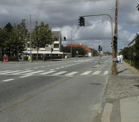 Fremkommelighed T-krydsene medfører ofte forsinkelse for cyklisterne. Cyklisterne oplever ofte, at de holder tilbage for rødt, men at der ikke kommer nogen trafik, som de skal holde tilbage for.