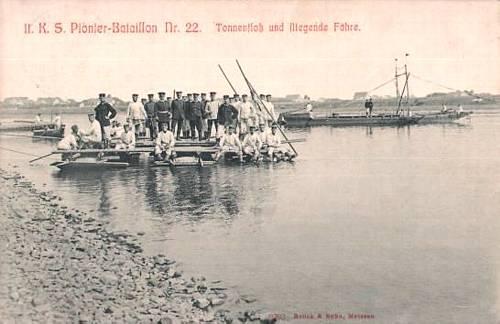 Passage af vandhindringer Kgl. Sächs. 2. Pionier-Bataillon Nr. 22 - Tonnenfloß und fliegende Fähre, 1910. Fra Alte Ansichtskarten.