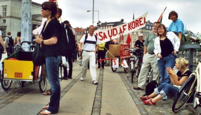 Venskabsforeningen var med under protestdemonstration imod krigsmageren præsident George Bush s besøg i Danmark i 2005 de af venstrefløjen.