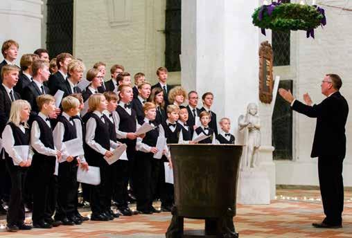 lede. De yngste drenge synger sopran, mens altstemmen synges af såkaldt falsetterende herrestemmer (kontratenorer). Drengene starter efter optagelsesprøve i Korskolen i 3. klasse.