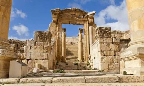 Jordan står i de store kulturoplevelsers lys og byder på en af verdens ældste civilisationer med mange folkeslag, der har efterladt nogle fantastiske kulturelle rigdomme.