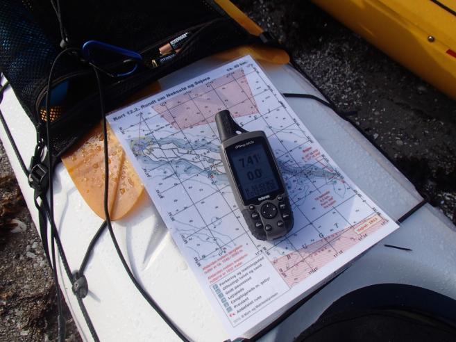 Andre kun kort og kompas og andre igen kun GPS med indbygget søkort.