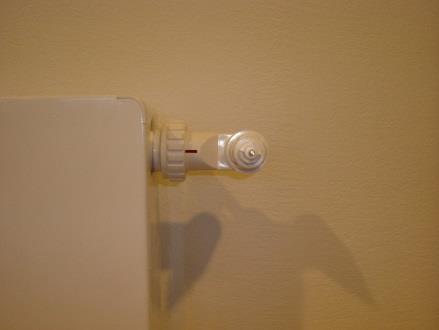 Vinkeladapter kan påmonteres Ventilkompakt for at få termostaten