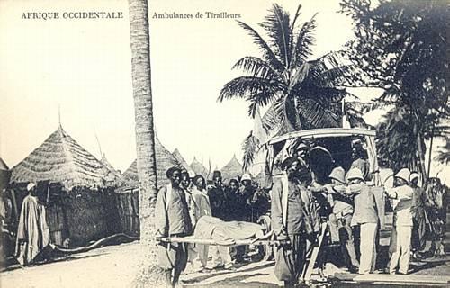 Afrique Occidentale - Ambulance de Tirailleurs, ca. 1910. Fra et samtidigt postkort.