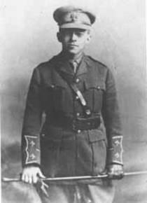 Vladimir Jabotinsky, som premierløjtnant i The Royal Fusiliers. Fra Kilde 7. Oberstløjtnant Eliezer Margolin. Fra Kilde 12.