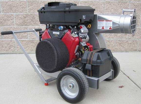 Vortec Cannon Vacuum-suger Perfekt til fx. tømning af hulmure eller udsugning af tilstedeværende isolering på loft, i etageadskillelse el.l. Med en 479cc V-Twin Honda motor.