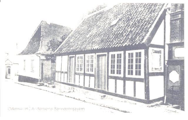 Mit barndomshjem af H.C Andersen Nær Odense Munkemølle, Hvor klosteret sank i grus, Der stod, Du som ser her i billede, Et lille bindingsværks hus.