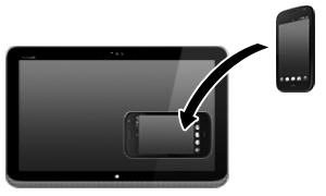 2. Lad de to NFC-antenner berøre hinanden. Du hører muligvis en lyd, når antennerne har genkendt hinanden. BEMÆRK: NFC-radioantennen på din computer er placeret under touchpad'en.