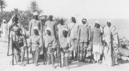 officerer. Kilde 3 anfører, at den regulære bataljon bestod af medlemmer af Ibaidat og Bar'assa 5) stammerne, der holdt til i Cyrenaica.