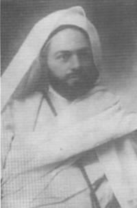Ja'far Pasha al-askari, forklædt som senussi 13). Der er dog fortsat officielle forbindelser mellem senussierne og de engelske myndigheder, og under et sådant møde - 30.