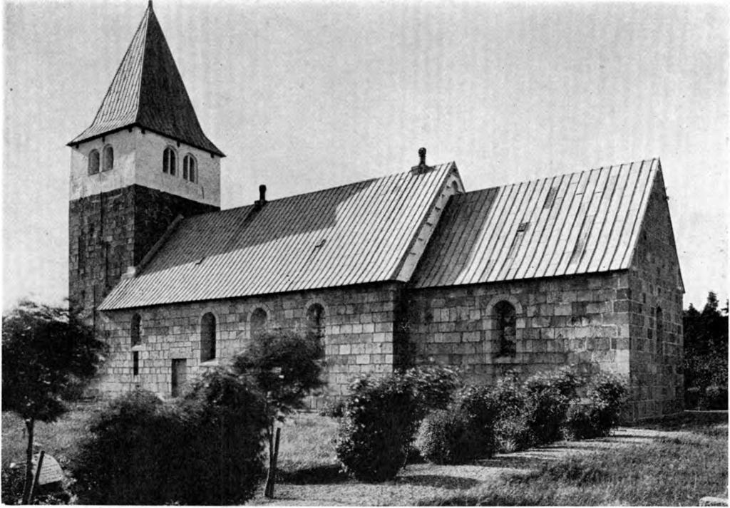Fig. 1. Nors. Ydre, set fra Sydøst. V. H. 1935 NORS KIRKE HILLERSLEV HERRED Kongen havde endnu 1630 og 1666 Jus patronatus 1 til Kirken, der 21.