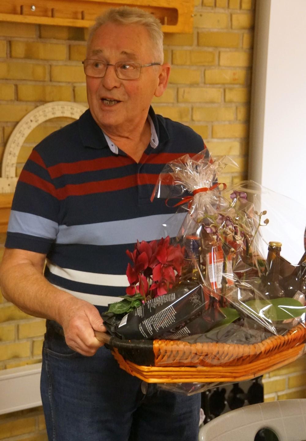 Et markant medlem af klubben har 40 års jubilæum. Peter Petersen kan i år fejre at han har været klubbens auktionarius i 40 år.