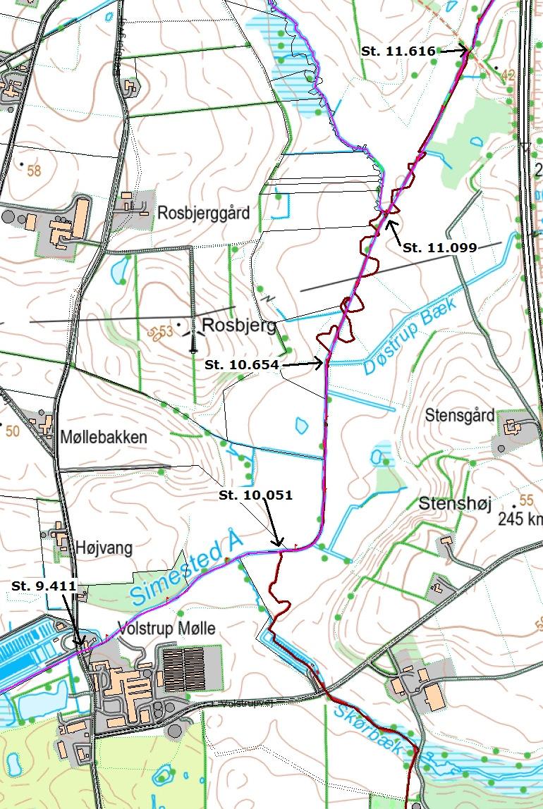 2 Betegnelse af vandløbet Tillægget omfatter Simested Å over en samlet strækning på 2.205 meter fra udløb ved jernbanebroen ved Rørbæk (st. 11.616 m) til Volstrup Bro (st. 9.411 m).