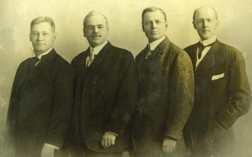 HVORDAN KOM VI SÅ LANGT? De første fire rotarianere, Gustavus Loehr, Silvester Schiele, Hiram Shorey og Paul P. Harris, ca. 1905.