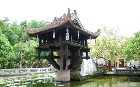 Senere på formiddagen besøger vi Vietnams største helligdom, En-søjle Pagoden, og Litteraturens Tempel, Vietnams første universitet. I dag under beskyttelse af Unesco.