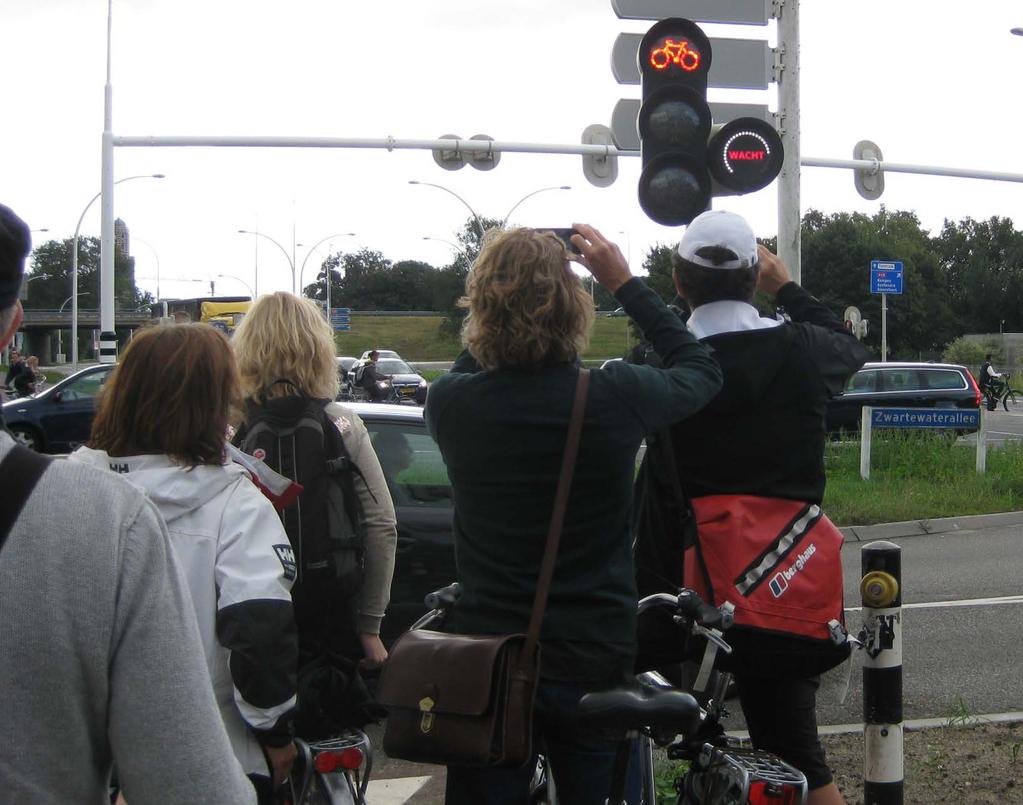 Studietur til Holland Cycling Embassy of Denmark 2013 I efteråret 2013 tog den danske cykelambassade på studietur til Holland for