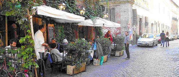 Frokosten er for en ægte romer dagens vigtigste måltid, så derfor gøres der på turen gennem Trastevere naturligvis holdt ved et af Helge Kamps absolut største favoritter blandt spisestederne i Rom.
