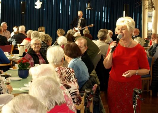 Festligt gensyn med Keld og Hilda Heick Brugerrådet havde igen i år indgået aftale med Keld og Hilda Heick om en koncert på Tolleruphøj den 18. november og det blev atter en fantastisk succes.