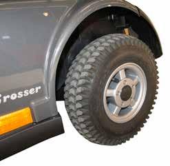 Hjulskift Skulle De punktere på et af de luftfyldte hjul, eller hvis et dæk er slidt så meget, at det trænger til at blive udskiftet, skal de følge nedenstående anvisninger.