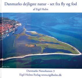 Vi har tidligere anmeldt bind 1 og 2 i Aktuel Naturvidenskab nr. 4-2011. I Danmarks dejligste natur har Holm valgt at sætte fokus på de 24 steder i Danmark, der er udpeget som Naturkanon-områder.