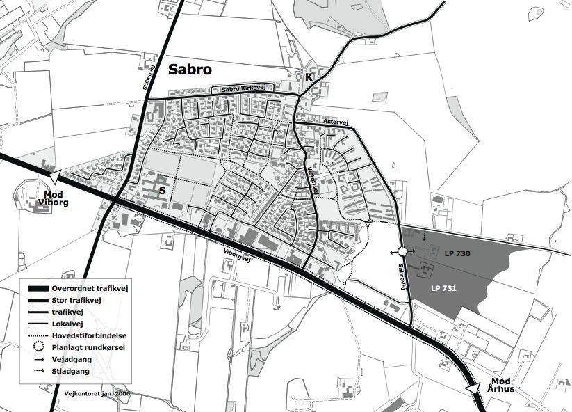 19 Overordnede vej- og stiforhold Lokalplanområdet vejbetjenes fra Sabrovej. Fra Sabrovej er der adgang til Viborgvej, og dermed adgang til det overordnede vejnet i kommunen.