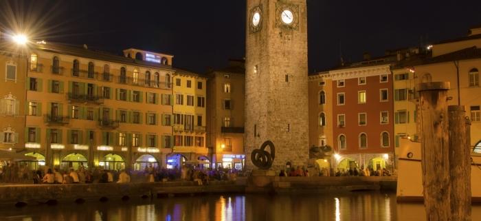 venetianerne, som i 1400-tallet indlemmede byen i staten Venedig. Og Verona er stadig attraktiv. Der er ca.