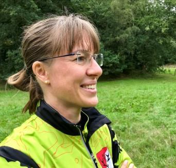 Fortæl lidt om din o-løbskarriere: Rikke: Jeg har været medlem i Rold skov OK siden 2011, med en afstikker til Norge fra 2013-2014 hvor jeg var medlem i Haugesund IL.
