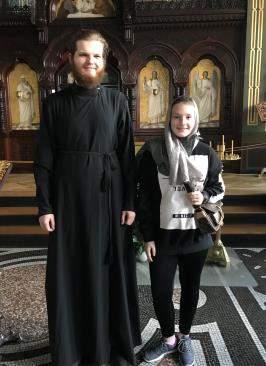 På hele turen var der kun et sted, hvor jeg følte mig næsten helt hjemme, det var i den Russiske Ortodokse kirke, jeg tror at jeg følte mig hjemme, fordi at jeg selv er Ortodoks.