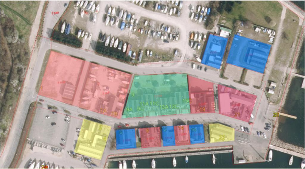 Gul = Havnefunktioner Blå = Foreninger Rød = Erhverv Grøn = Ferieboliger Fritidsboliger - Den gældende lokalplan 3-01.1 fra 1979 udlægger byggefelter til havnerelateret bebyggelse.