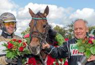 C D I fjor strøg Kaj Jensen-trænede C D til tops i Dansk Hoppe Kriterium samt Dansk Avlsløb for hopper. I alt blev det til ni sejre i blot 13 starter. I 2018 har hesten vundet en enkelt gang.