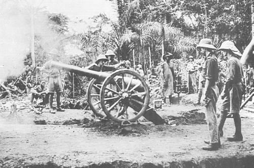 Dybgang Fart Besætning 13 knob 23 knob 21 knob 85 mand 678 mand 450 mand A naval 12-pounder in action at Fort Dachang, Cameroons, 1915. Fra Kilde 5.