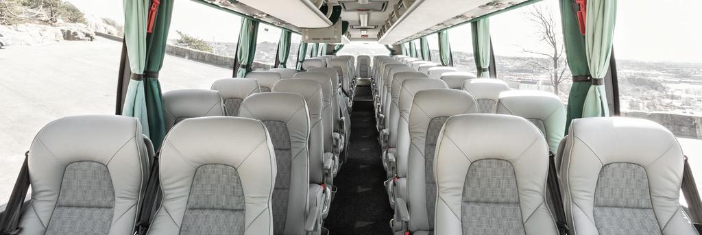 PASSAGERENS BUS En rejse, der vil blive HUSKET Det lyse, luftige design indvendigt med det skrånende gulv skaber et indbydende passagermiljø.