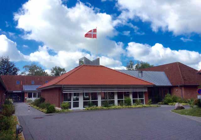Jaruplund Højskole blev indviet i 1950 og har gennemgået en total renovering i 2012 til 2014. Vi har 51 senge fordelt på 14 dobbeltværelser heraf 12 med udsigt til søen og 20 enkeltværelser.