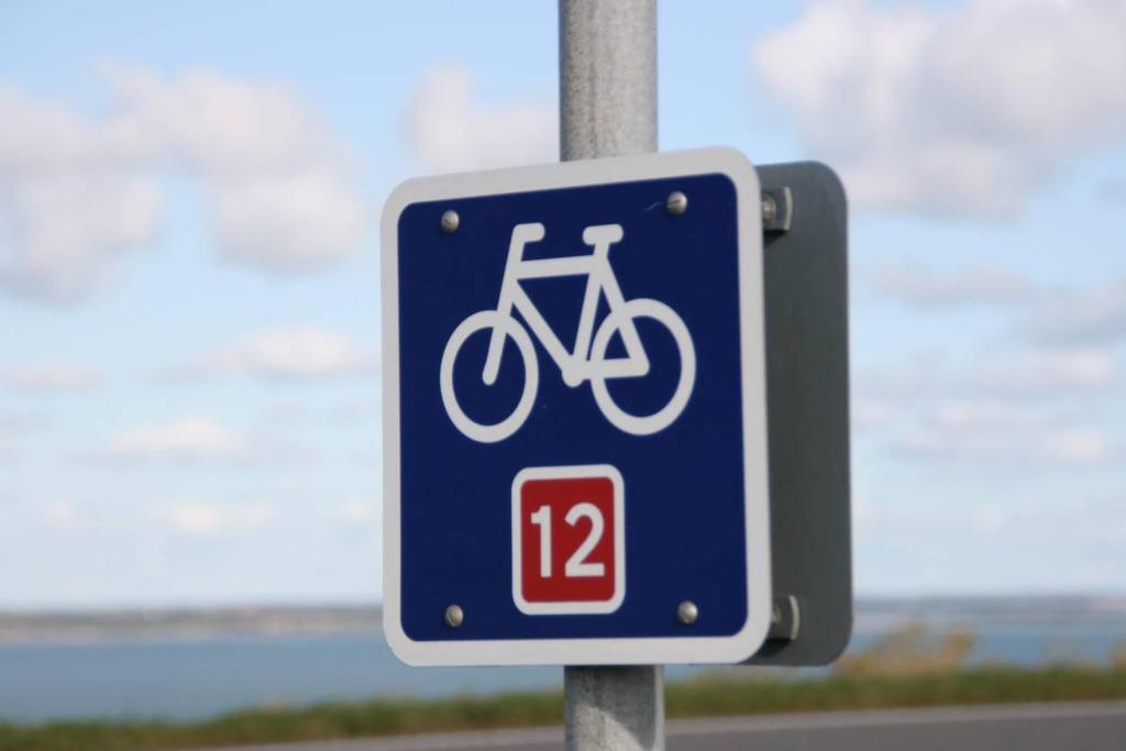 CYKELTURISME OG FRITIDTURE CYKELTURISME OG FRITIDSTURE Lemvig Kommune gennemskæres af en række rekreative cykelruter, både regionale og nationale.