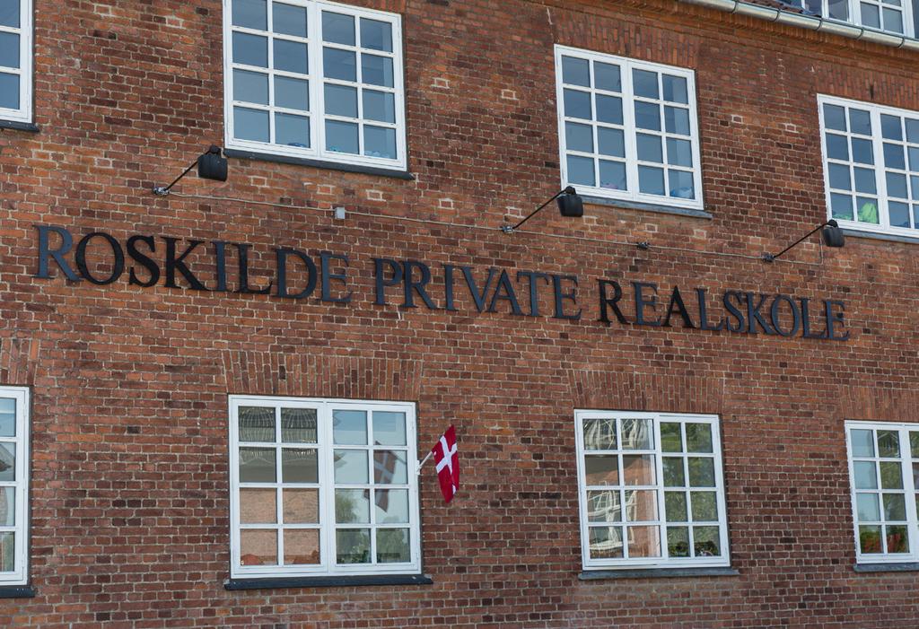 KONTAKT Roskilde private Realskole Dronning Magrethes Vej 6 4000 Roskilde 31500000 rpr@rprroskilde.