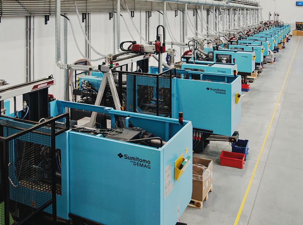 Sprøjtestøbemaskiner på SP Mouldings nye fabrik i Polen.