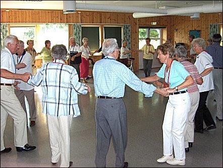 Hold 19 Seniordans Er du vild med dans? Har du lyst til at forøge din livsglæde, få sved på panden og pulsen op?