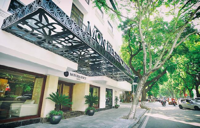 MON REGENCY HOTEL (Hanoi / 3 nætter) 3+ stjernet - Deluxe værelse Mon Regency et af de bedste 3 stjernede hoteller i Hanoi set i forhold til placering, værelsesstandard og faciliteter.