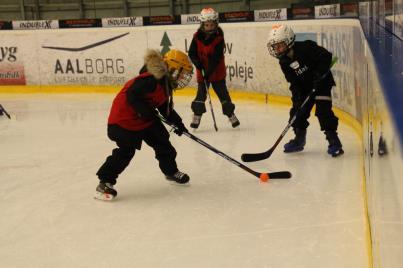 tilbuddet om Ishockeyskole til skoleklasser på 1. årgang.